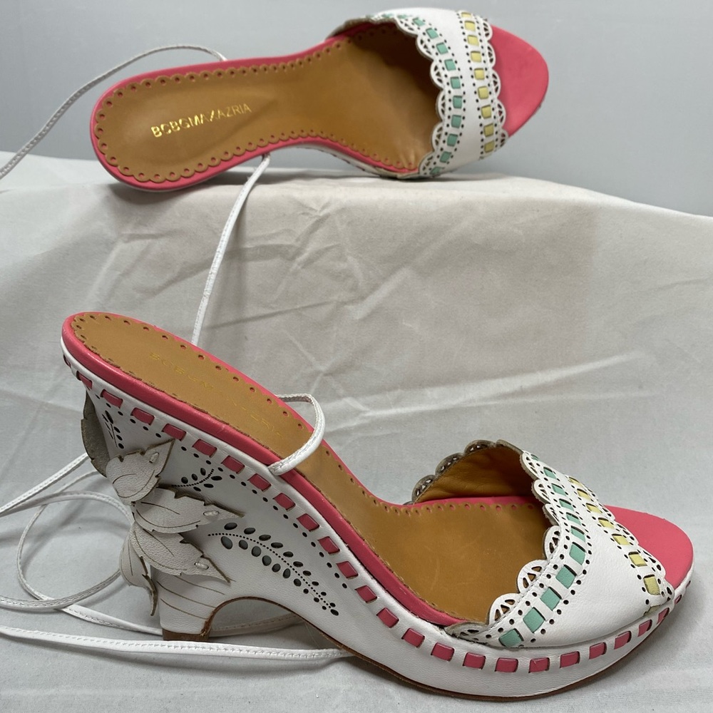 BCBGMAXAZRIA Wedge heel.